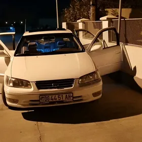 Toyota Camry 1999