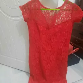 платья вечерние