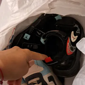 кроссовки и басаножки