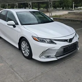 Toyota Camry 2020