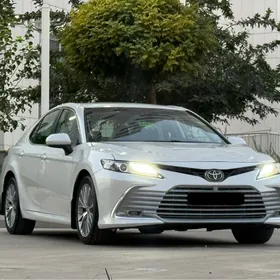 Toyota Camry 2020