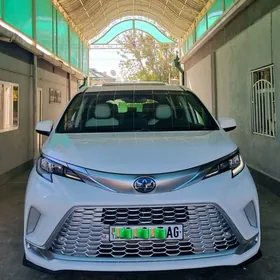 Toyota Sienna 2021