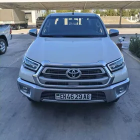 Toyota Hilux 2022