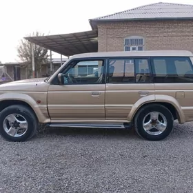 Mitsubishi Pajero 1992