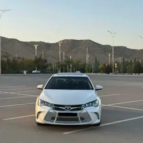 Toyota Camry 2017