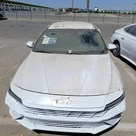 Hyundai Elantra 2024