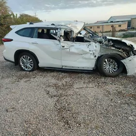 Toyota Highlander 2020