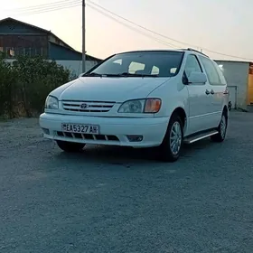 Toyota Sienna 2001