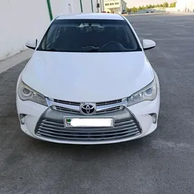 Toyota Camry 2016