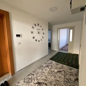 Täze Mir 8 surikow 92 m²