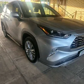 Toyota Highlander 2021