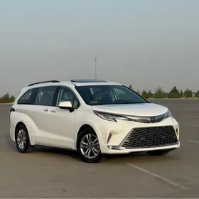 Toyota Sienna 2022