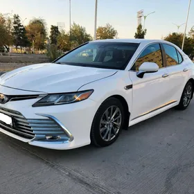Toyota Camry 2021