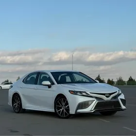 Toyota Camry 2021