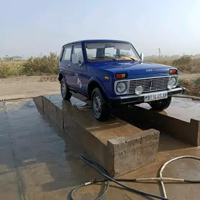 Lada Niva 2000