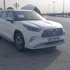 Toyota Highlander 2021