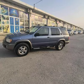 Nissan Pathfinder 2000