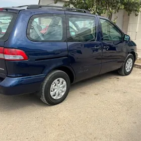Toyota Sienna 2002