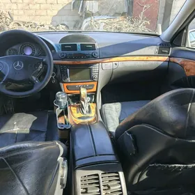 Mercedes-Benz E320 2004