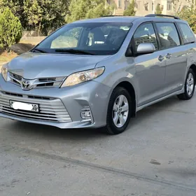 Toyota Sienna 2019