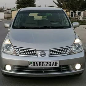 Nissan Tiida 2006