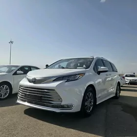 Toyota Sienna 2021