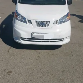 Nissan NV200 2020