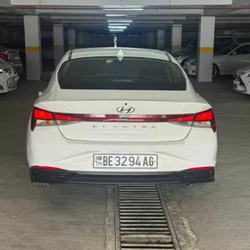 Hyundai Elantra 2021