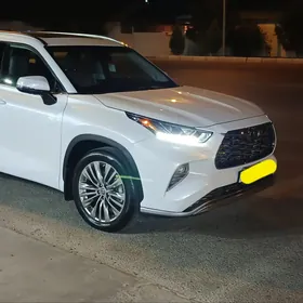 Toyota Highlander 2022