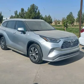 Toyota Highlander 2022