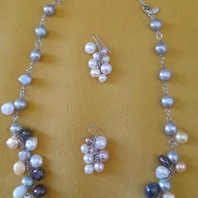 Бусы и ожерелья