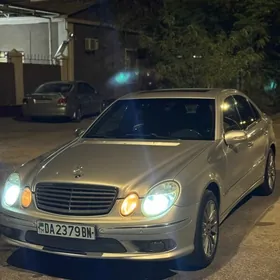 Mercedes-Benz E320 2002