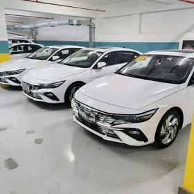 Hyundai Elantra 2025