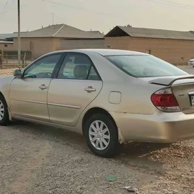 Toyota Camry 2004