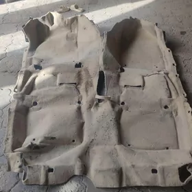 poluñ keçesi. lexus es 350