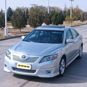 Toyota Camry 2011