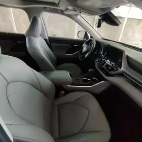 Toyota Highlander 2024