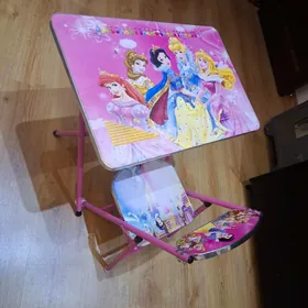 Столик со стульчиком детский.