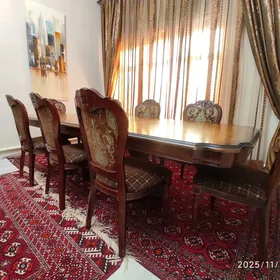 Банкетный стол.