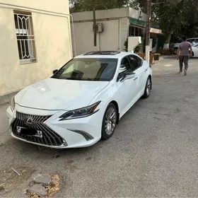 Lexus ES 350 2019