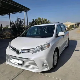 Toyota Sienna 2018