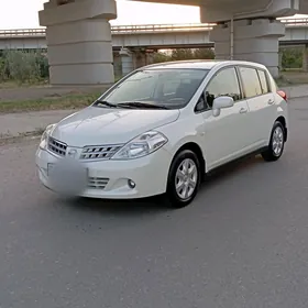 Nissan Tiida 2008
