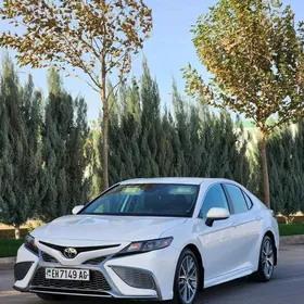 Toyota Camry 2021