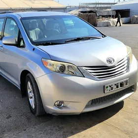 Toyota Sienna 2010