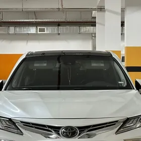 Toyota Camry 2018