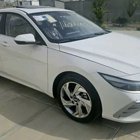 Hyundai Elantra 2025