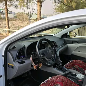 Hyundai Elantra 2016