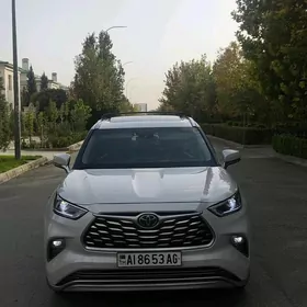 Toyota Highlander 2022