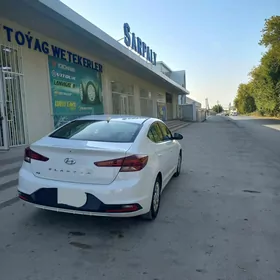 Hyundai Elantra 2020