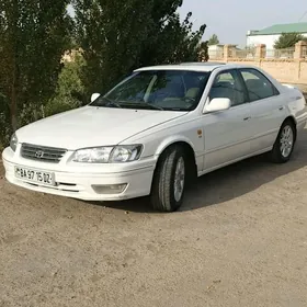 Toyota Camry 2000